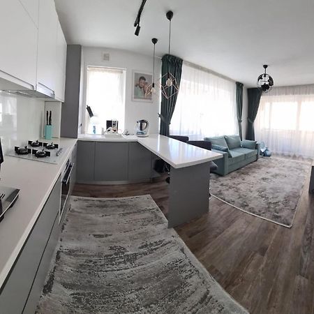Apartament Coresimall Apartment Brasov Bagian luar foto