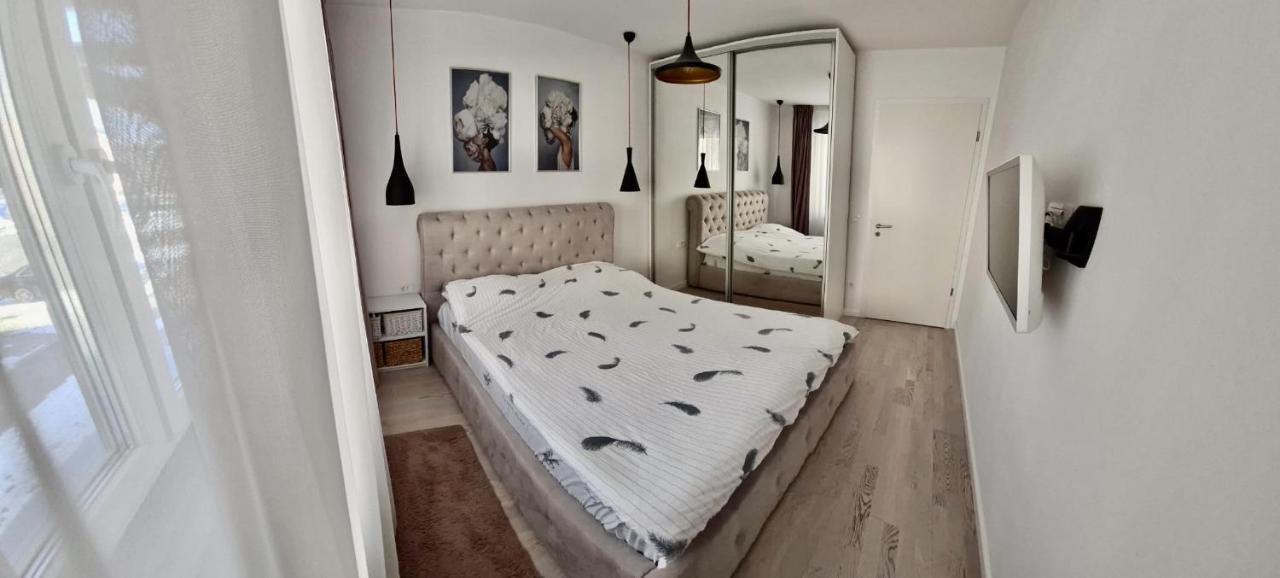 Apartament Coresimall Apartment Brasov Bagian luar foto