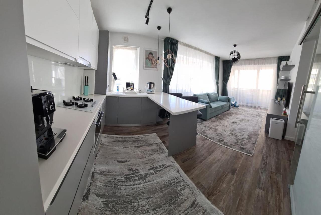 Apartament Coresimall Apartment Brasov Bagian luar foto