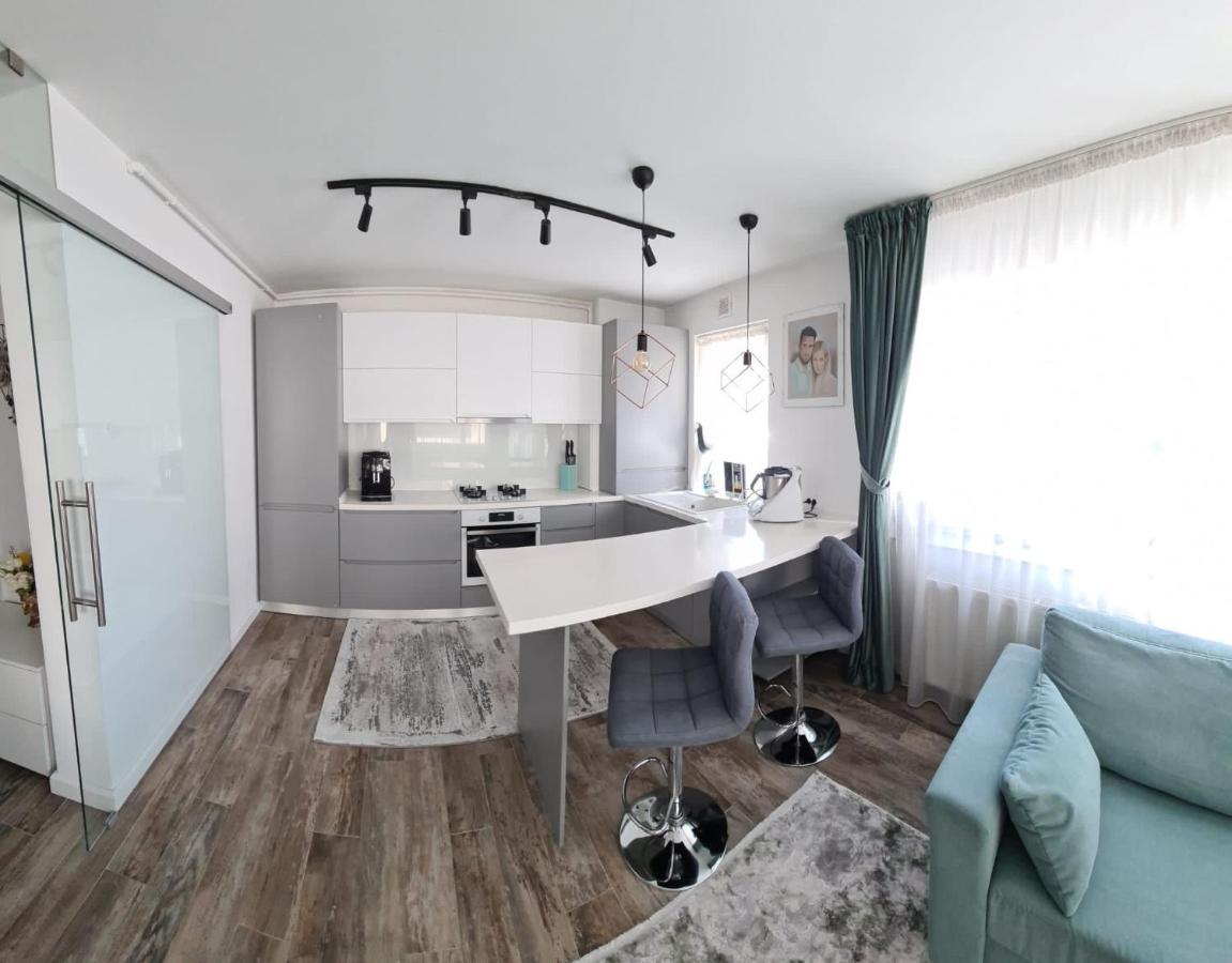 Apartament Coresimall Apartment Brasov Bagian luar foto